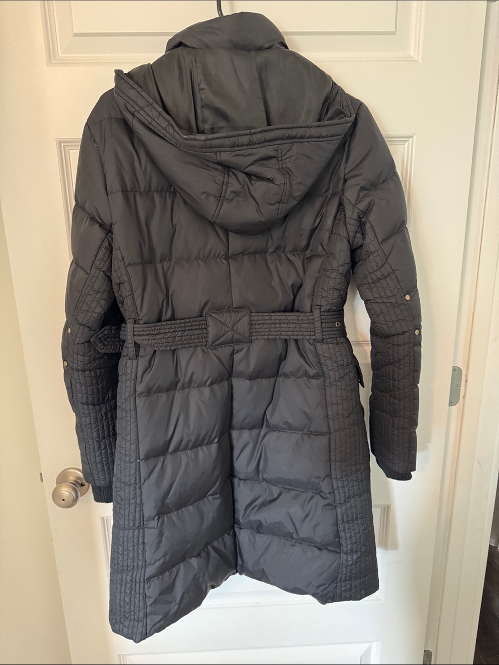 Tommy Hilfiger Black Quilted Belted Puffer Coat with Hood - Picture 2 of 3